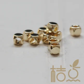 Espaciador cuadrado de corte de latón macizo chapado de primera calidad - 4 mm (1702C)