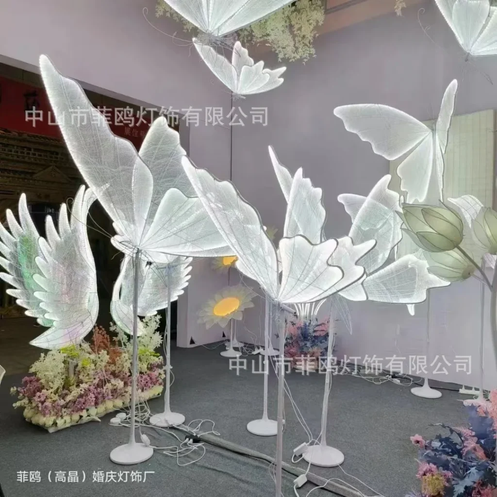 Adorno de accesorios de boda, mariposa luminosa, camino, decoración de escenario, luces de plomo de calle para boda, diseño de escena de auditorio de Hotel