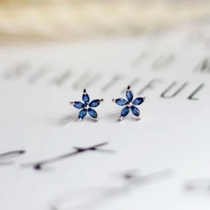 Pendiente de plata de ley S925 con forma de flor de circón azul secreto para mujer, accesorio de joyería para viaje diario, regalo para Amiga estudiante, gran oferta