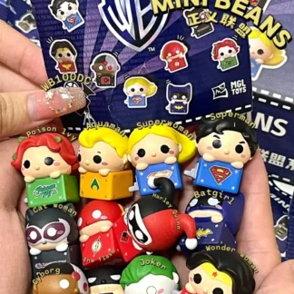 Mini figura DC Justice League Batman The Flash Mini caja ciega de frijoles figura de dibujos animados muñeca Linda decoración de coche colección juguetes regalos
