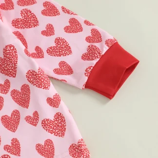 Conjunto de sudadera y pantalones de manga larga con cuello redondo y estampado de corazones para el día de San Valentín para niños pequeños para primavera - Conjunto de 2 piezas