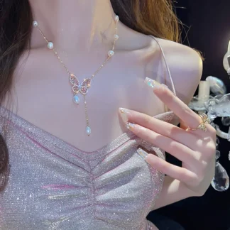 Perlas naturales de agua dulce, collares de mariposa de circón, suéter para mujeres y niñas, cadena de clavícula, collar de perlas de moda, joyería brillante