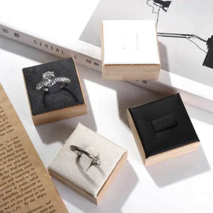 Vintage pequeño mercado joyería exhibición pendientes anillos organizador joyería de madera accesorios de espectáculo caja de anillo de boda funda, soporte