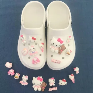 Sanrio Hello Kitty Pooh, flores de zapatos Stardew, dijes de zapatos, sandalias, accesorios de decoración de anime, regalos navideños para niños