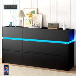 Cómoda negra con 9 cajones, organizador de cómoda de 61,4 de ancho con estación de carga y luces LED, mueble para TV moderno con cajón