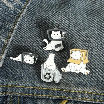 1 broche de dibujos animados creativo blanco y negro TV Panda moda pintura al horno insignia broche personalizado