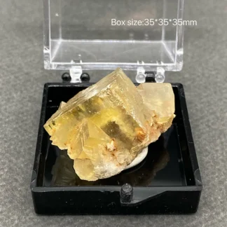 100% Natural fluorita amarilla Espécimen Mineral Piedras Cristal curativo de bei jing China + Tamaño de la caja: 35*35*35 mm