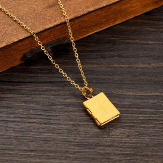 Collar con colgante de cruz de Color dorado, joyería de moda, collar para hombres o mujeres, collar de cadena Figaro a la moda, regalos de fiesta # 077