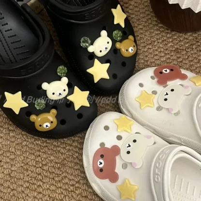 Zapatos con agujeros Rilakkuma para verano, accesorios DIY, bonito Retro Y2k, trébol de cuatro hojas de la suerte, sandalias de playa para niña, zapatos de flores, regalo con hebilla