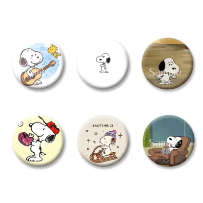 Tarjetas con insignia Flash, personajes de Snoopy, llaveros de Chica de Anime de estilo informal, espejo de maquillaje práctico, imán para nevera, accesorios ACG