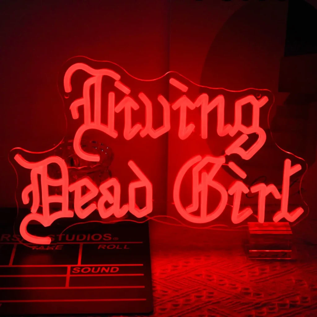 Letrero de neón Living Dead Girl para decoración de pared, letra roja gótica aterradora, mansión embrujada regulable, fuente en inglés para habitación de terror de Halloween