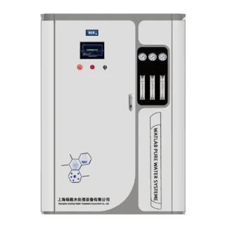 Generador de agua deionizado de alta capacidad que entrega un flujo continuo de 250LPH con un sistema de bomba eficiente y un contenido mínimo de iones