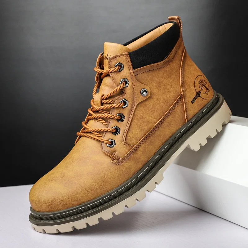 Botas de hombre, zapatos informales de caña alta, botines Retro impermeables para otoño e invierno, zapatillas de trabajo al aire libre, botas de nieve con plataforma cálida para hombre