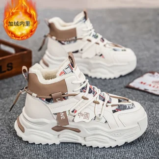 Botas de nieve para hombre, zapatos de invierno con aislamiento de felpa, zapatos de algodón del noreste, piel integrada, impermeables y antideslizantes, suela gruesa