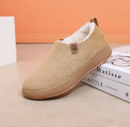 Un par de botas de nieve para hombre minimalistas, elegantes y de moda, con forro de felpa agradable para la piel que se bloquean al calor