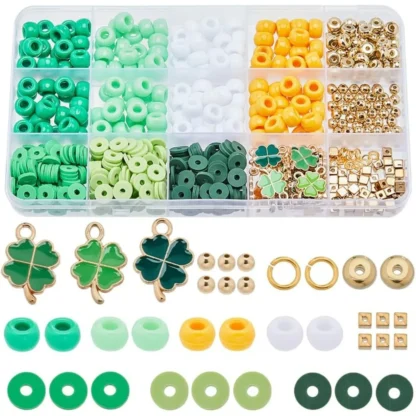 961 Uds. Amuletos del Día de San Patricio, cuentas de Pony de 8mm, redondas, opacas, arcilla polimérica, Heishi, cuentas de disco plano, esmalte, trébol de cuatro hojas irlandés