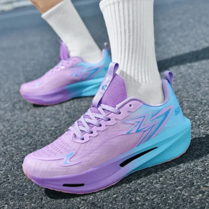 Zapatos deportivos informales dinámicos y energéticos para hombre: aclara su pasión atlética, perfectos para actividades de equipo y deportes al aire libre