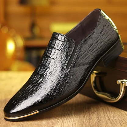 Zapatos de cuero formales de negocios con estampado de cocodrilo para hombres con una sensación de alta gama, zapatos de vestir con punta estrecha de estilo británico