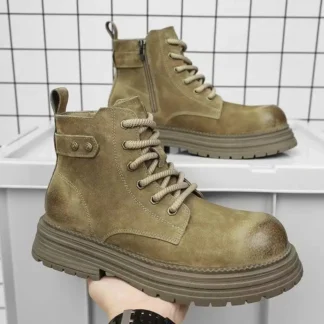 Nuevas botas de caballo de gamuza de alta calidad para hombre, botas de cuero informales a la moda para exteriores, botas de trabajo de estilo británico de piel de vaca de suela gruesa