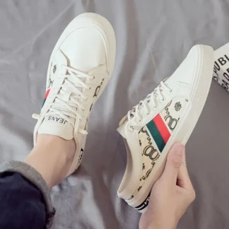 Mulas medio hombre zapatilla diapositivas lona al aire libre zapato plano para hombres 2025 moda Eva precio bajo Pvc zapatos baratos caliente moda diversión Y2k