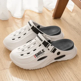 Un par de zuecos nuevos para hombre, novedad de verano, zapatos deportivos antideslizantes resistentes al desgaste para la playa para uso exterior, zapatos cómodos para hombre