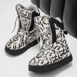 Botas altas de camuflaje para hombre, botas cálidas gruesas suaves a prueba de frío, antideslizantes para calle al aire libre, regalos de vacaciones, nuevo invierno 2025 Chic