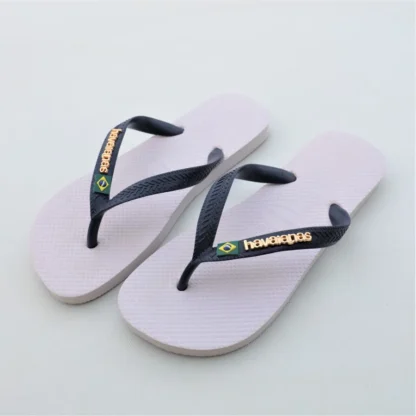 Sandalias de verano para hombre Thi Bot Zapatillas de espuma antideslizantes Logotipo de metal Resistente al desgaste Casual Slip-On oes para jóvenes
