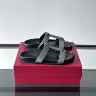 SHIYUNJIN nuevos zapatos De hombre Size39-46 Zapatillas De cuero genuino remaches diapositivas De verano ocio playa pisos zapatos De diseñador Zapatillas De