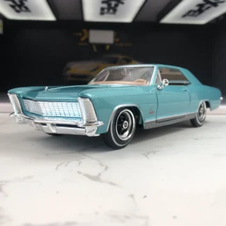 Maisto 1:26 simulación de aleación de zinc 1965 Buick Riviera Gran Sport modelo de coche, adorno estático, coche de regalo coleccionable de metal