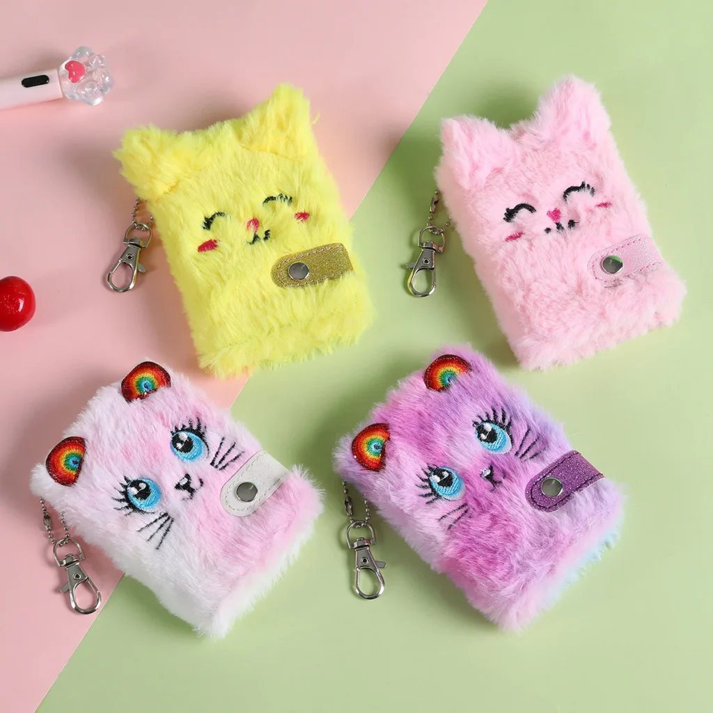 Lindo cuaderno de felpa de gato para niñas, llavero colgante Kawaii, cuaderno de gatos peludos, planificador diario, diario, Bloc de notas, papelería